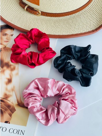 Scrunchie saténová gumička do vlasů - hnědá